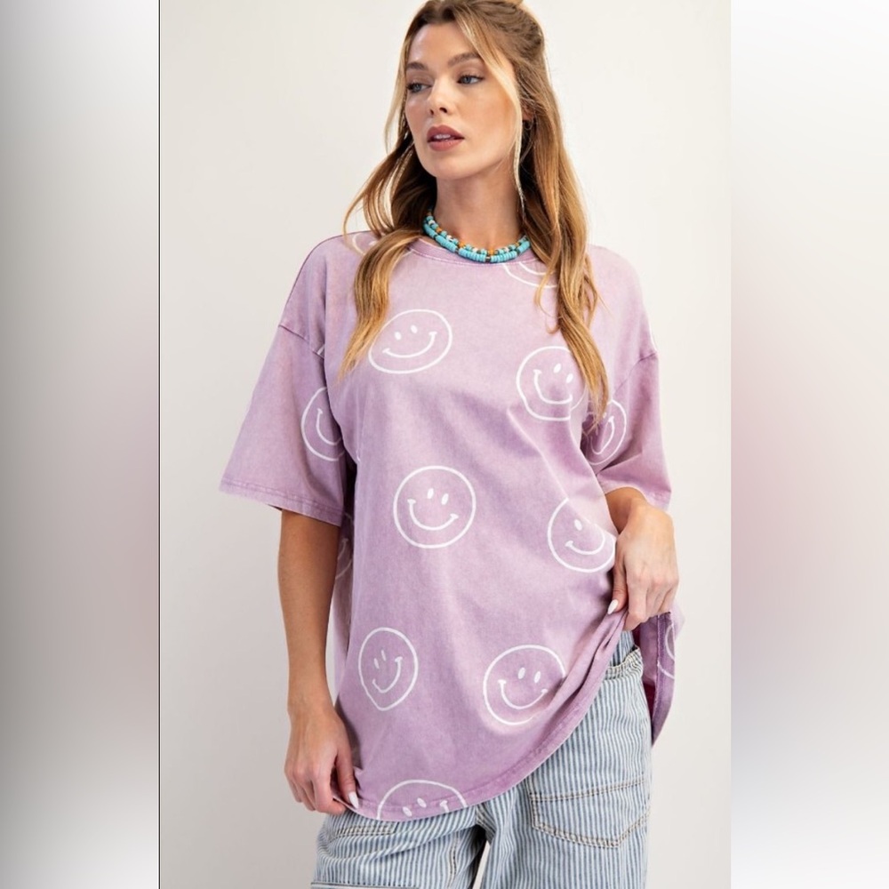818 ❤️ EASEL SMILEY FACE lavender PRINTED WASHED TOP - Picture 2 of 3